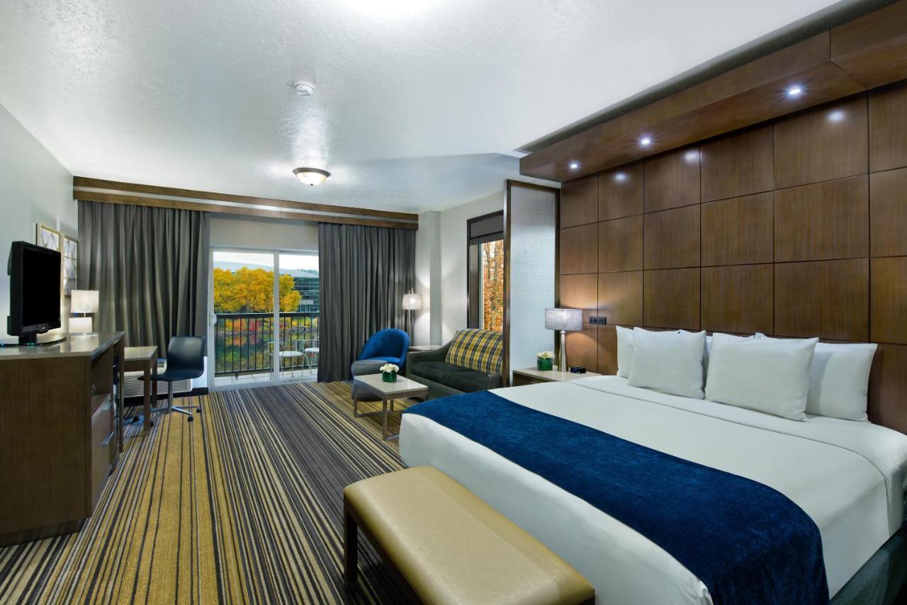 Oxford Suites Spokane Downtown Exterior foto
